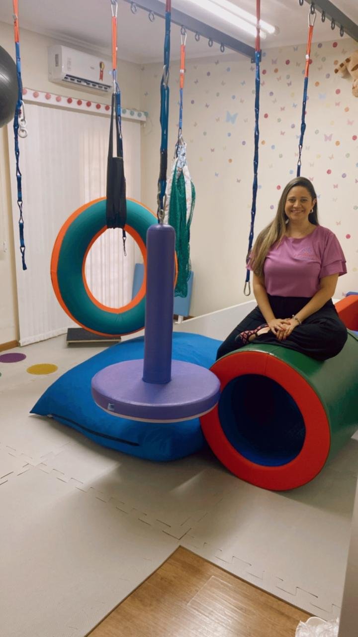 Caroline Leone com balanço sensorial